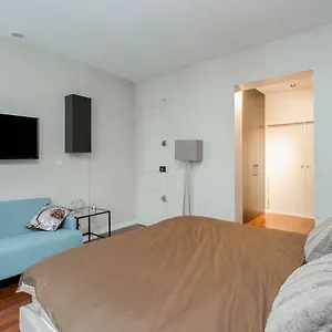https://studio-tour-eiffel-et-champs-elysees-apartment.fr-paris.fr